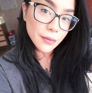 Meet your Posher, Desiree